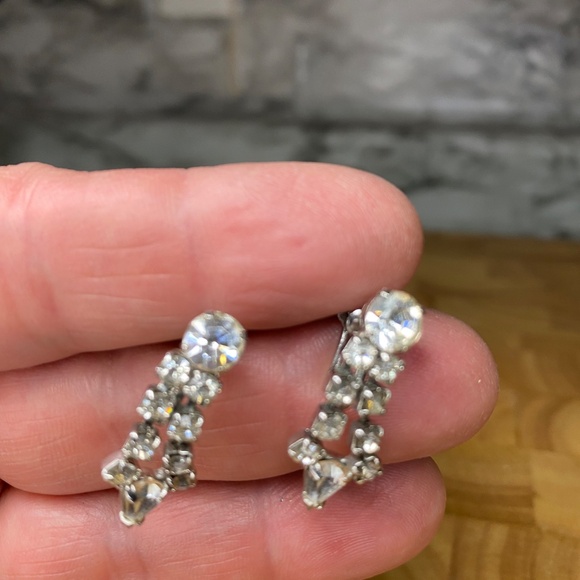 Clip on rhinestone dangle earrings twist closure Vuntage Glam - Picture 1 of 5